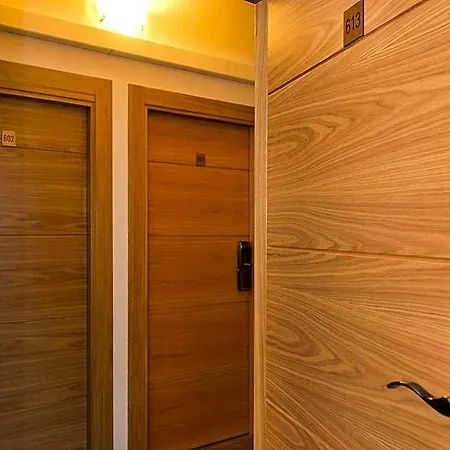 شقة فندقية Estudios Aranzazu 2*