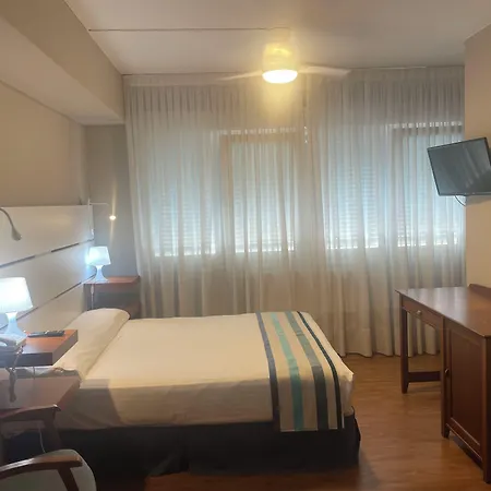 شقة فندقية Estudios Aranzazu 2*