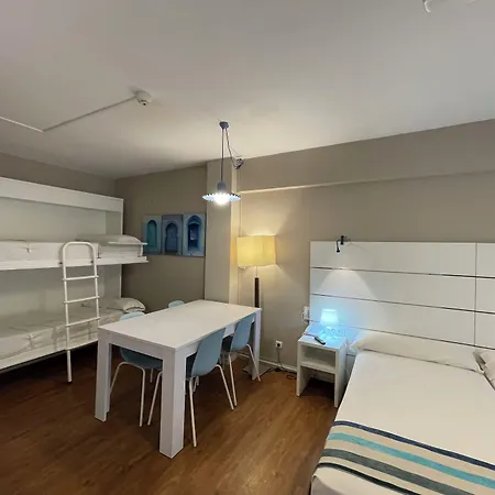 شقة فندقية Estudios Aranzazu 2*