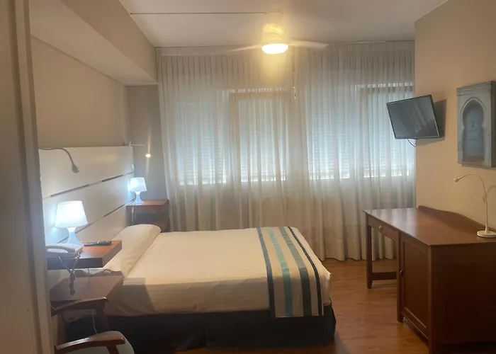 Aparthotel Estudios Aranzazu 2*